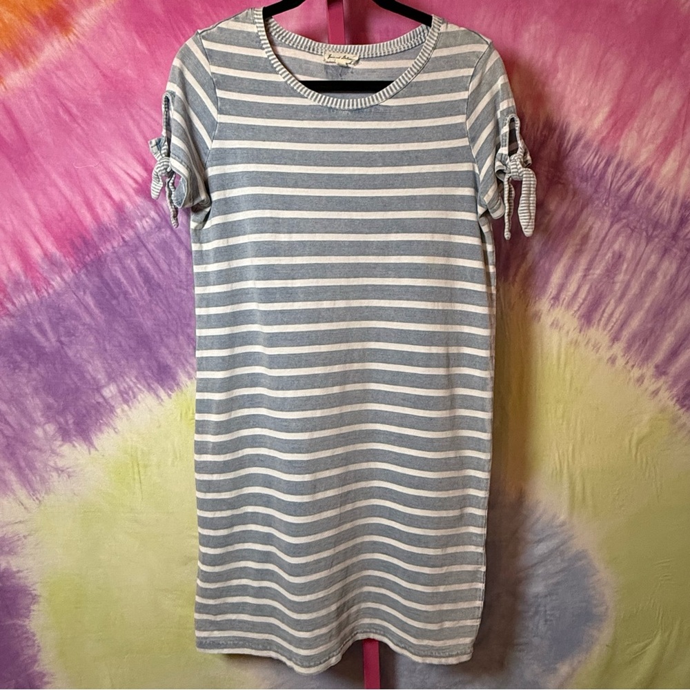 Jane and Delancey Striped Blue and White Tee ☮️